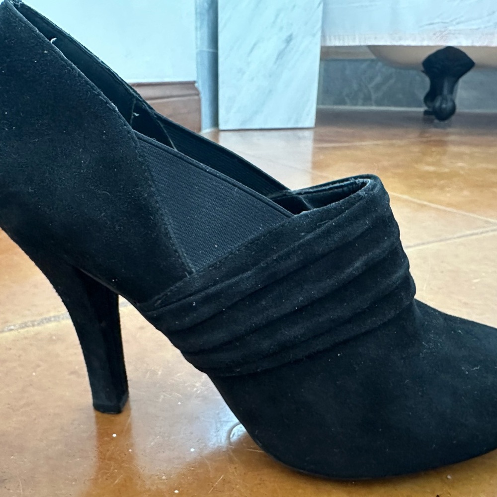 Me Too Jester Black Suede Heeled Booties